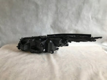 Laden Sie das Bild in den Galerie-Viewer, Frontscheinwerfer Toyota Prius Ein Stück (Rechts oder Links) Headlight SCH1544767273zl