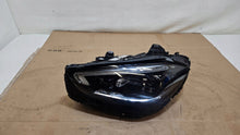 Laden Sie das Bild in den Galerie-Viewer, Frontscheinwerfer Mercedes-Benz W206 A2069065304 Links Scheinwerfer Headlight SCH3692947785vy