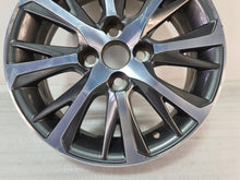 Load image into Gallery viewer, 1x Alufelge 15 Zoll 5.0" 4x100 39ET Glanz Graphit 42611-0DA50 Toyota Yaris FEL3083639471xs
