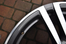 Load image into Gallery viewer, 1x Alufelge 20 Zoll 11.0" 5x130 68ET Glanz 97036219204 Porsche Panamera FEL9925018374dn