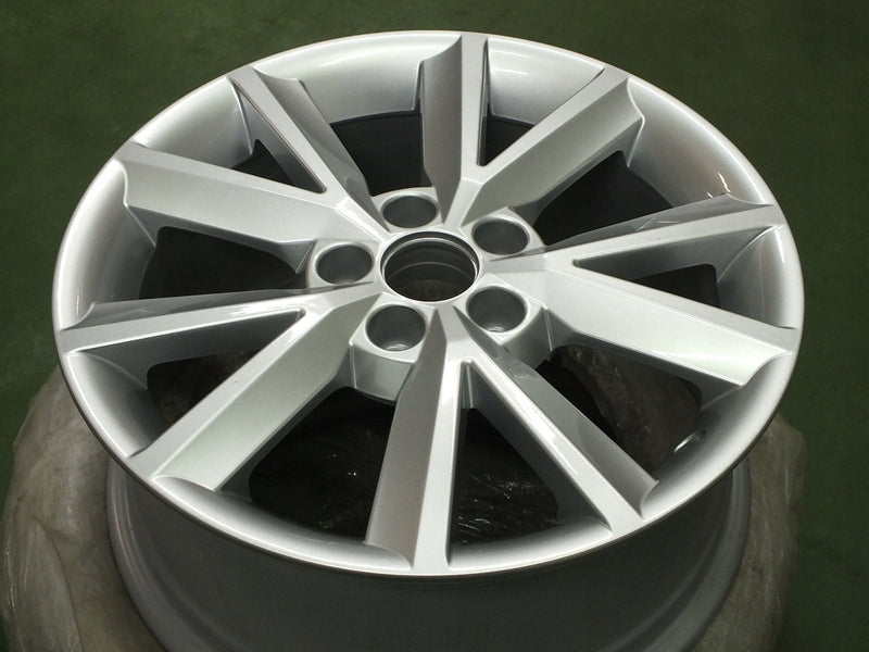 1x Alufelge 16 Zoll 7.0" 5x100 46ET Glanz Silber 5JA601025 Skoda Rim Wheel