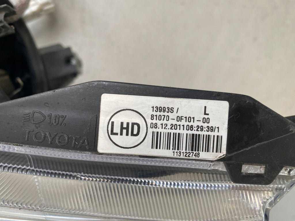 Frontscheinwerfer Toyota Corolla Verso 810700F10100 Links Scheinwerfer Headlight SCH6626636807il