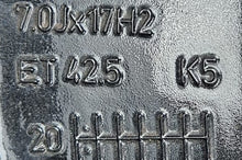 Laden Sie das Bild in den Galerie-Viewer, 1x Alufelge 17 Zoll 7.0&quot; 5x108 42 5ET Glanz Schwarz J1BC-1007-D1A Ford Fiesta