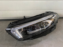 Laden Sie das Bild in den Galerie-Viewer, Frontscheinwerfer Mercedes-Benz A1779065303 Links Scheinwerfer Headlight