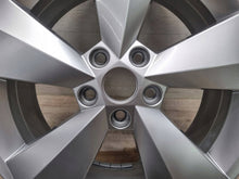 Load image into Gallery viewer, 1x Alufelge 17 Zoll 6.5" 5x112 38ET Glanz Silber 565601025AA Skoda Kodiaq FEL4115197107wa