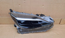 Laden Sie das Bild in den Galerie-Viewer, Frontscheinwerfer Toyota Yaris Cross LED Rechts Scheinwerfer Headlight SCH4857082803af
