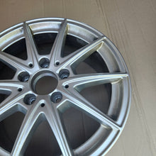 Load image into Gallery viewer, 1x Alufelge 16 Zoll 6.5" 5x112 44ET Glanz Silber A1774011100 Mercedes-Benz Cla FEL6135395603oe