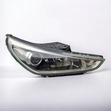 Laden Sie das Bild in den Galerie-Viewer, Frontscheinwerfer Hyundai I30 III 92102-G4020 Rechts Scheinwerfer Headlight