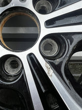 Laden Sie das Bild in den Galerie-Viewer, 1x Alufelge 18 Zoll 7.5&quot; 5x108 50 5ET Glanz Schwarz 32209452 Volvo Xc60