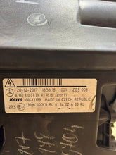 Laden Sie das Bild in den Galerie-Viewer, Frontscheinwerfer Mercedes-Benz A9608200739 Rechts Scheinwerfer Headlight SCH8720858808zz