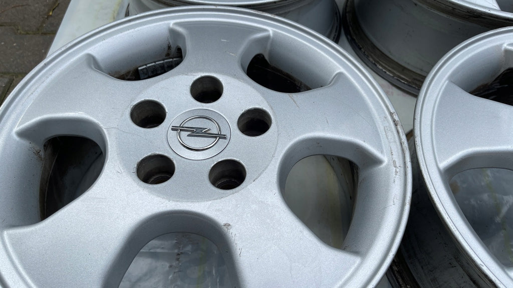 4x Alufelge 15 Zoll 6.0" 5x110 49ET Glanz Silber Opel Rim Wheel