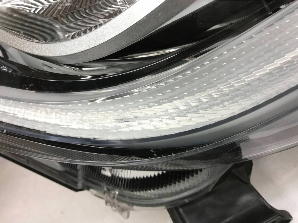 Frontscheinwerfer Toyota Yaris Links Scheinwerfer Headlight SCH3330213192om
