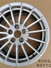 Laden Sie das Bild in den Galerie-Viewer, 1x Alufelge 17 Zoll 7.5" 5x112 29ET Glanz Silber 8W0601025AE Audi A4 B9 FEL2991623772bf