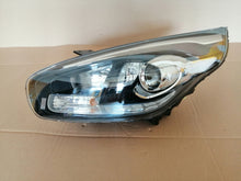 Laden Sie das Bild in den Galerie-Viewer, Frontscheinwerfer Kia Carens IV 92101-A4 Xenon Links Scheinwerfer Headlight SCH7018492157fp