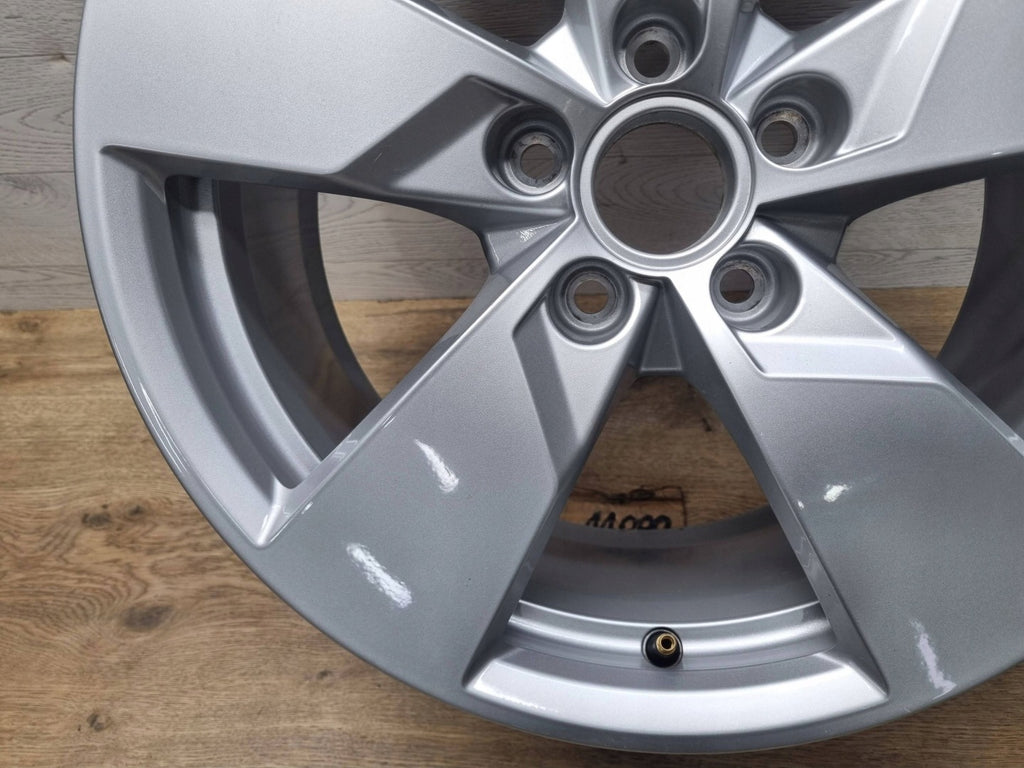 1x Alufelge 17 Zoll 8.0" 5x112 47ET Glanz Silber 8S0601025BA Audi Tt Rim Wheel FEL1682920428qs