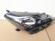 Load image into Gallery viewer, Frontscheinwerfer Toyota Yaris Rechts Scheinwerfer Headlight