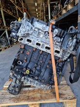 Laden Sie das Bild in den Galerie-Viewer, Motor Mercedes-Benz 699 301 303 305 2.3 CDI 23TKm 2019 Diesel Engine Unkomplett