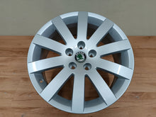 Laden Sie das Bild in den Galerie-Viewer, 1x Alufelge 17 Zoll 7.0&quot; 5x112 37ET 3U0601025D Skoda Rim Wheel