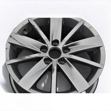 Load image into Gallery viewer, 1x Alufelge 15 Zoll 6.0&quot; 5x100 38ET Glanz Silber 6C0601025 VW 16 Rim Wheel