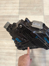 Load image into Gallery viewer, Frontscheinwerfer Skoda Superb 3V1941015D Links Scheinwerfer Headlight SCH2756590687sz