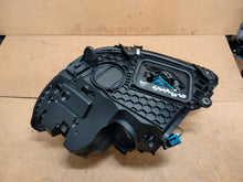 Laden Sie das Bild in den Galerie-Viewer, Frontscheinwerfer Mercedes-Benz W206 A2069064803 Rechts Scheinwerfer Headlight SCH6793140126vn