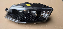 Laden Sie das Bild in den Galerie-Viewer, Frontscheinwerfer Skoda Octavia III 5E1941015B Bi-Xenon Links Headlight SCH2388911052kw
