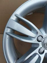 Load image into Gallery viewer, 1x Alufelge 17 Zoll 6.5&quot; 5x112 33ET Glanz Silber 8U0601025 Audi Q3 Rim Wheel