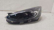 Laden Sie das Bild in den Galerie-Viewer, Frontscheinwerfer Ford Focus JX7B-13E017-AJ Links Scheinwerfer Headlight