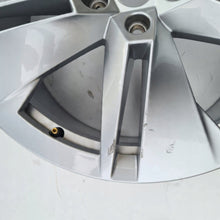 Laden Sie das Bild in den Galerie-Viewer, 1x Alufelge 19 Zoll 8.0&quot; 5x112 45ET 601025B Skoda Rim Wheel