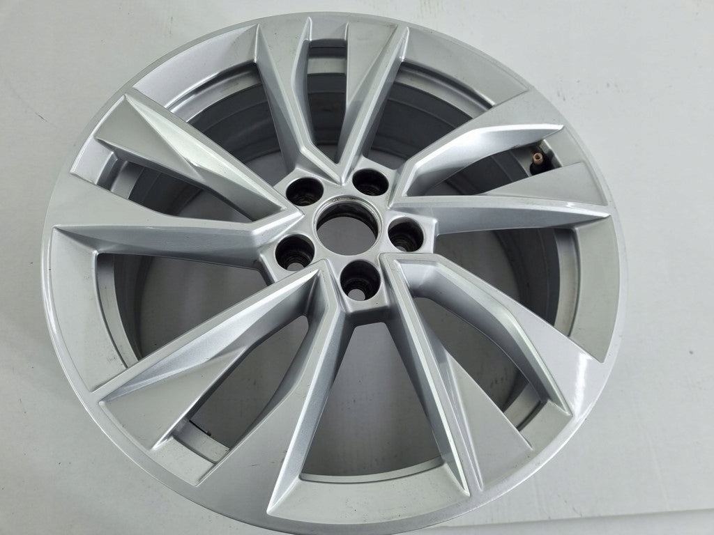 1x Alufelge 17 Zoll 6.5" 5x100 40ET Glanz Silber 657601025AK Skoda Scala Kamiq I FEL6471751590bh
