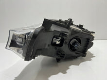 Laden Sie das Bild in den Galerie-Viewer, Frontscheinwerfer BMW F30 9883508-01 LED Rechts Scheinwerfer Headlight SCH5527415902xe