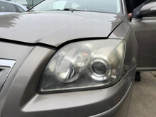 Laden Sie das Bild in den Galerie-Viewer, Frontscheinwerfer Toyota Avensis Ein Stück (Rechts oder Links) Headlight SCH8182006293in