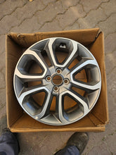 Laden Sie das Bild in den Galerie-Viewer, 1x Alufelge 17 Zoll 5.0&quot; 4x114.3 52910C8300 Hyundai Rim Wheel