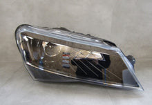 Laden Sie das Bild in den Galerie-Viewer, Frontscheinwerfer Skoda Superb III 3V1941016B Xenon Rechts Headlight