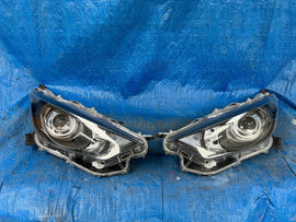 Frontscheinwerfer Toyota Yaris 0138622 0130515 Ein Stück (Rechts oder Links)