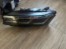 Load image into Gallery viewer, Frontscheinwerfer VW Touareg 761941081B 761941082B LED Ein Satz Headlight