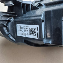 Laden Sie das Bild in den Galerie-Viewer, Frontscheinwerfer VW Golf Sportsvan 517941043B Xenon Links Headlight SCH4609456459cr