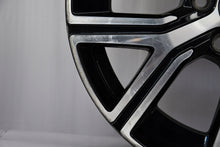 Laden Sie das Bild in den Galerie-Viewer, 1x Alufelge 17 Zoll 7.0&quot; 5x108 40 5ET Glanz Silber 32271987 Volvo Rim Wheel