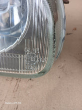 Laden Sie das Bild in den Galerie-Viewer, Frontscheinwerfer Mitsubishi Delica Space Gear Ein Satz Scheinwerfer Headlight