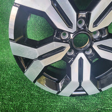 Load image into Gallery viewer, 1x Alufelge 17 Zoll 6.5&quot; 5x114.3 50ET 403005180R Dacia Duster Rim Wheel