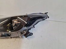Laden Sie das Bild in den Galerie-Viewer, Frontscheinwerfer Toyota Yaris EUK0-6 Links Scheinwerfer Headlight SCH4958300292gf