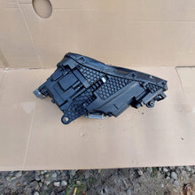 Laden Sie das Bild in den Galerie-Viewer, Frontscheinwerfer Skoda Superb III 3V1941016D LED Rechts Scheinwerfer Headlight
