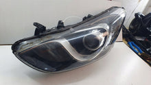 Load image into Gallery viewer, Frontscheinwerfer Hyundai I30 92101-06020-4CAR Links Scheinwerfer Headlight SCH9876834361sw