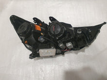 Laden Sie das Bild in den Galerie-Viewer, Frontscheinwerfer Mitsubishi Colt Xenon Ein Stück (Rechts oder Links) Headlight