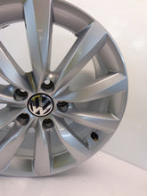 Laden Sie das Bild in den Galerie-Viewer, 1x Alufelge 17 Zoll 7.0" 5x112 43ET Glanz Silber 5N0601025AH VW Passat Tiguan FEL8362295567ry