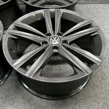 Laden Sie das Bild in den Galerie-Viewer, 4x Alufelge 18 Zoll 8.0" 5x112 40ET Glanz Grau 3G8601025N VW Passat B8 Arteon FEL3116882320tg