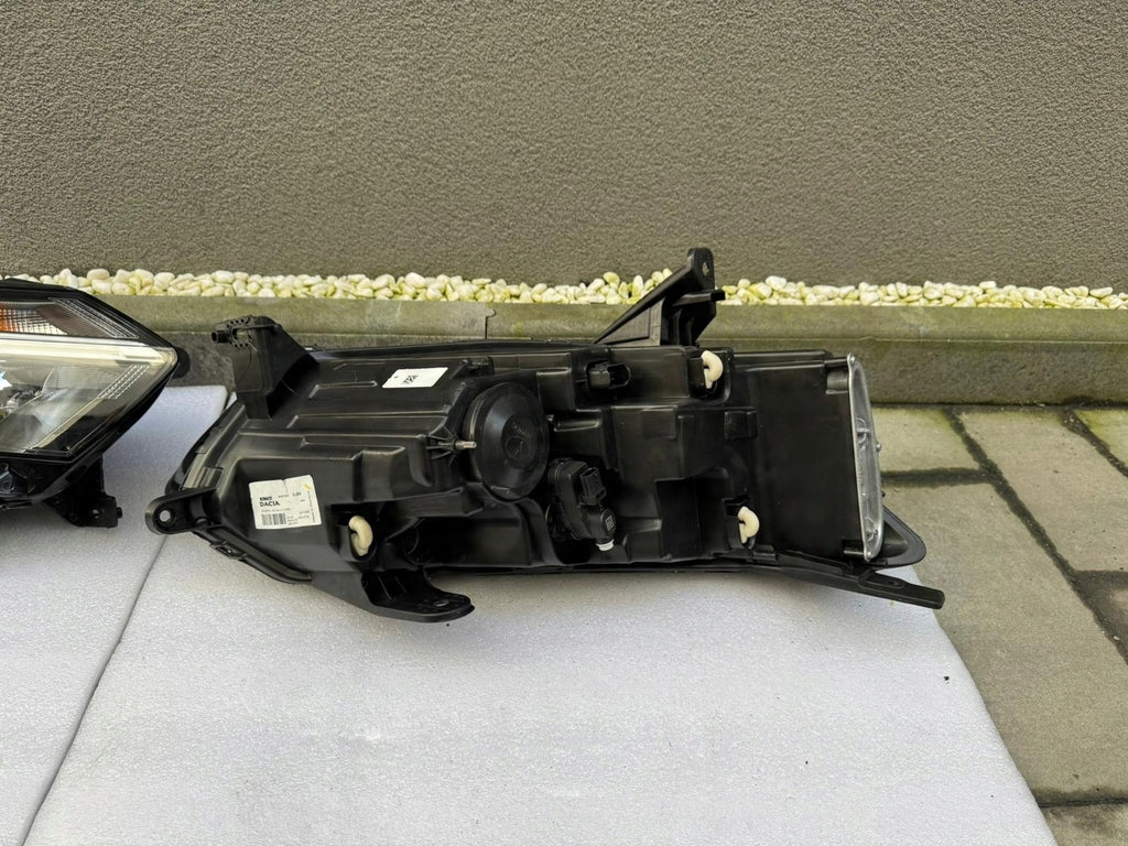 Frontscheinwerfer Dacia Sandero 260107978R 260601750R Rechts oder Links