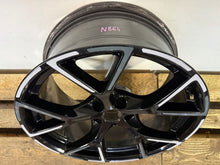 Laden Sie das Bild in den Galerie-Viewer, 1x Alufelge 19 Zoll 9.0" 5x112 8Y0601025CB Audi Rim Wheel FEL4955930112hd