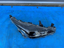 Laden Sie das Bild in den Galerie-Viewer, Frontscheinwerfer Toyota Corolla 8111002T31 Rechts Scheinwerfer Headlight SCH6320362274nv
