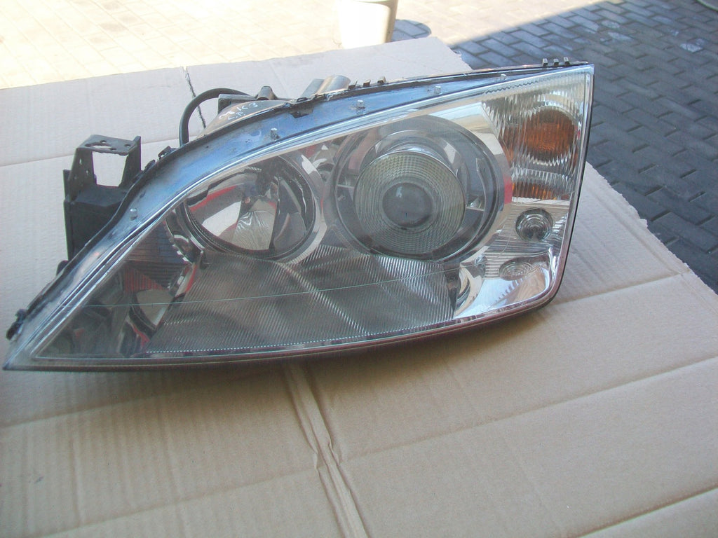 Frontscheinwerfer Ford Mondeo Ein Stück (Rechts oder Links) Headlight